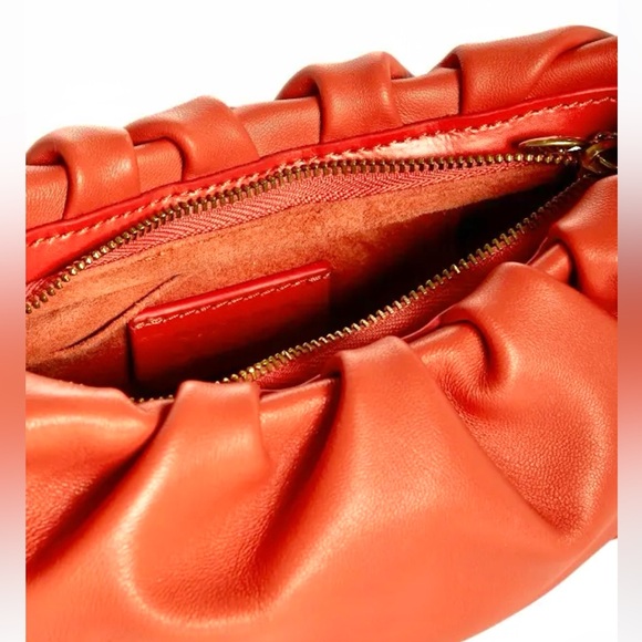 🌺🎉HP🎉🌺 NWT Staud Ruched Leather Bean Bag Blood Orange - Picture 16 of 16